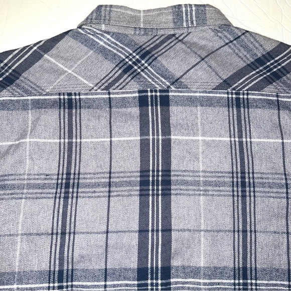 Levi’s size M blue & grey plaid 100% Cotton button up long sleeve flannel shirt - Picture 12 of 16